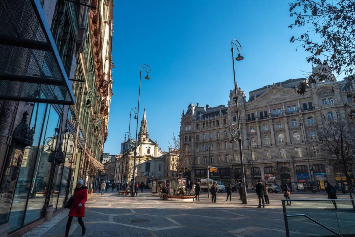 Convenient Apartment In The Heart Of Downtown Budapest Luaran gambar