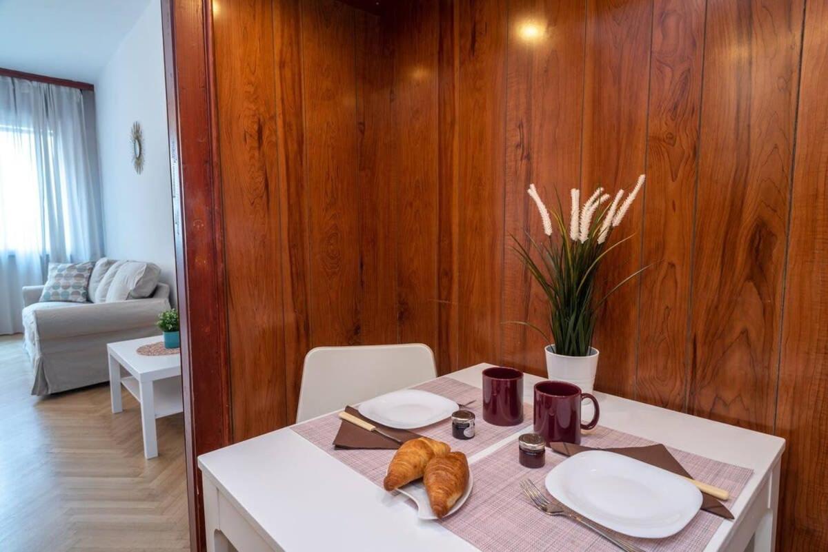 Convenient Apartment In The Heart Of Downtown Budapest Luaran gambar