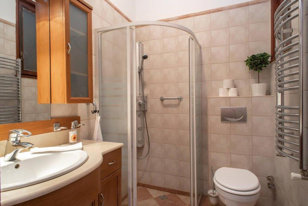 Convenient Apartment In The Heart Of Downtown Budapest Luaran gambar
