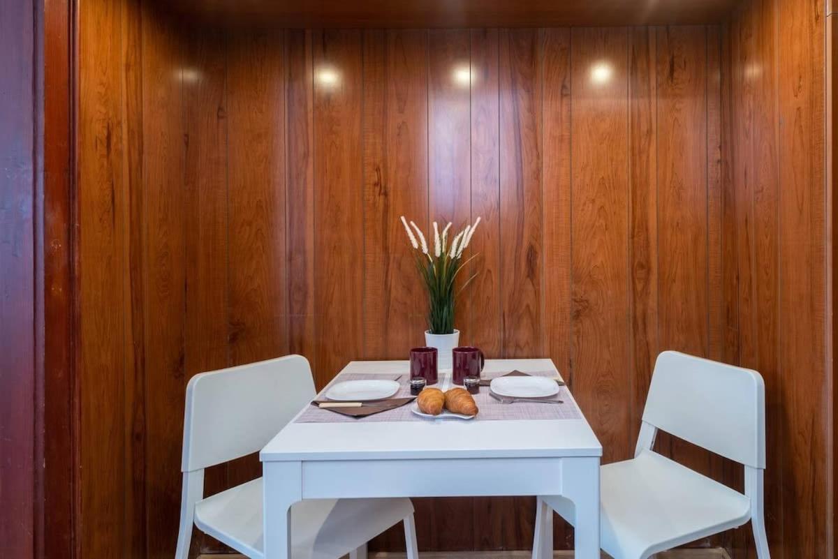 Convenient Apartment In The Heart Of Downtown Budapest Luaran gambar