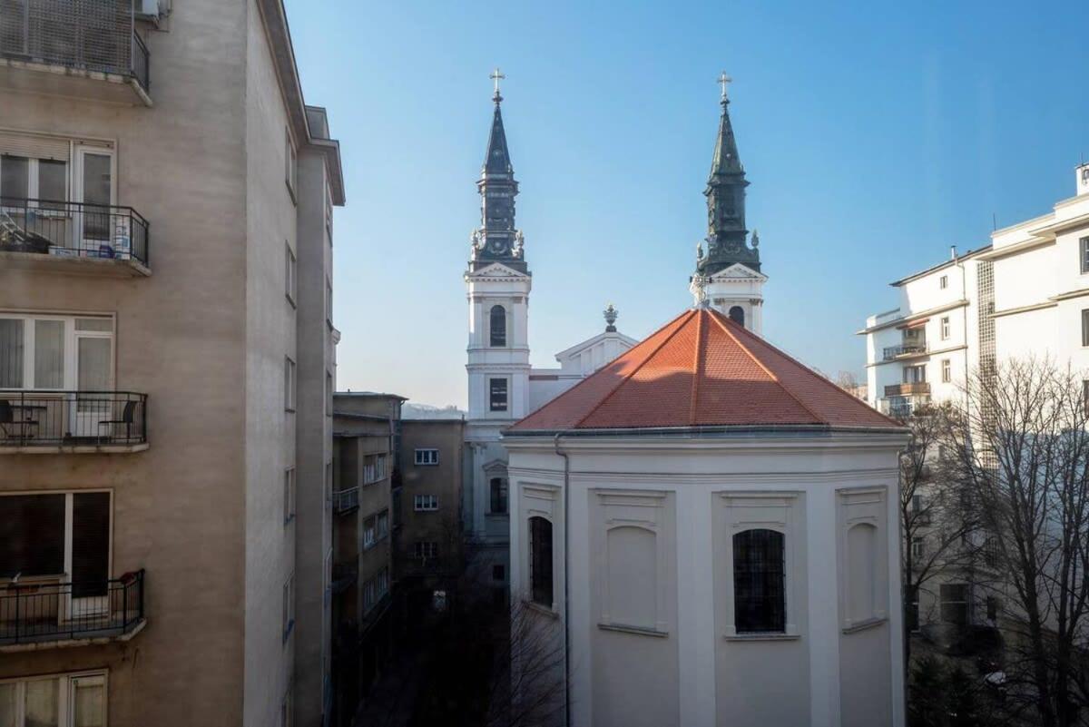 Convenient Apartment In The Heart Of Downtown Budapest Luaran gambar